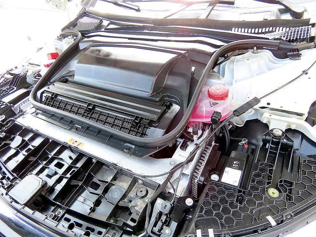 Mercedes-Benz EQS — photo 19