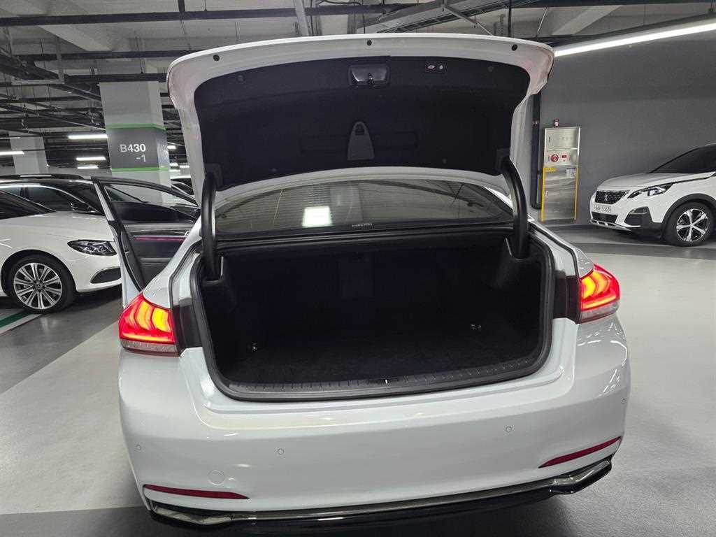 Genesis G80 — photo 17