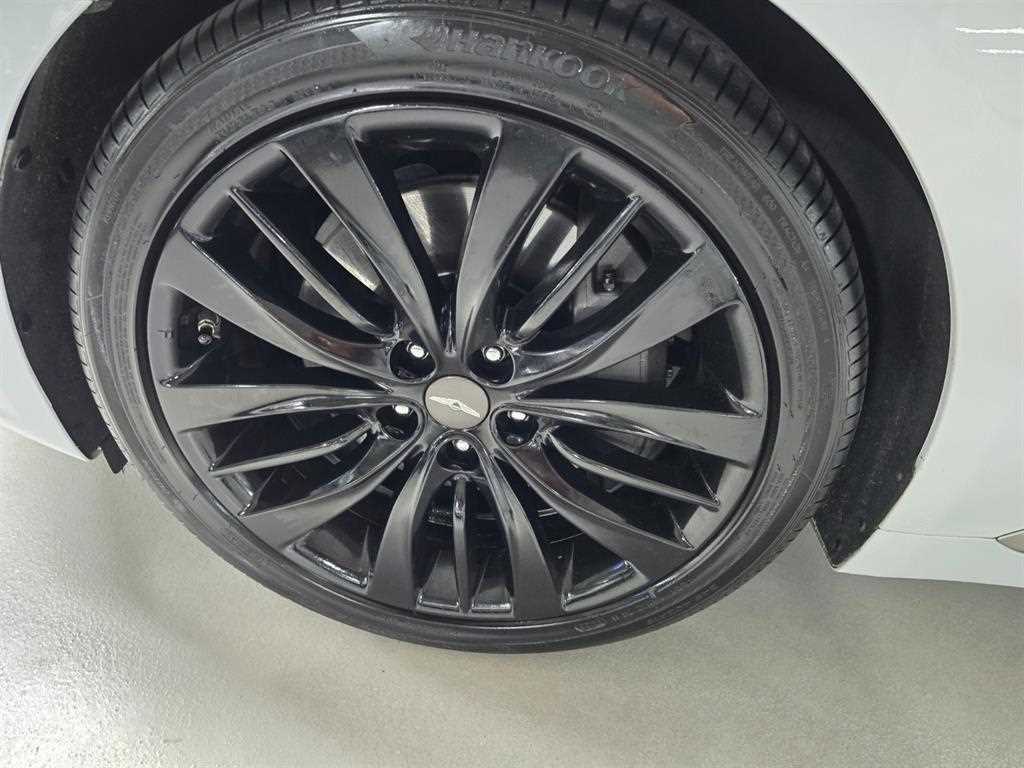 Genesis G80 — photo 19