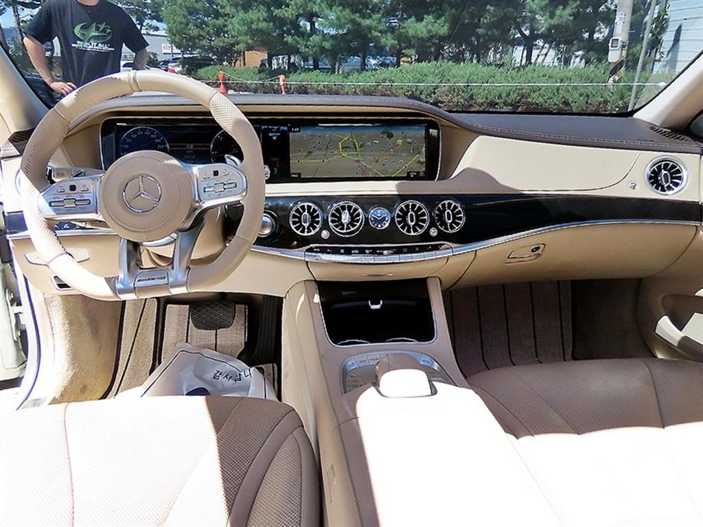 Mercedes-Benz S-Class — photo 07