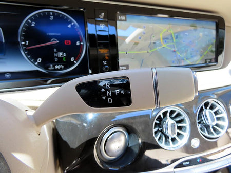 Mercedes-Benz S-Class — photo 11