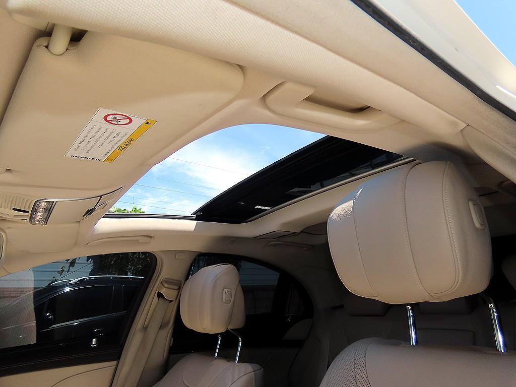 Mercedes-Benz S-Class — photo 16