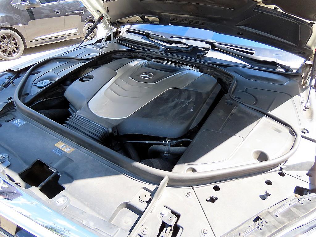 Mercedes-Benz S-Class — photo 19