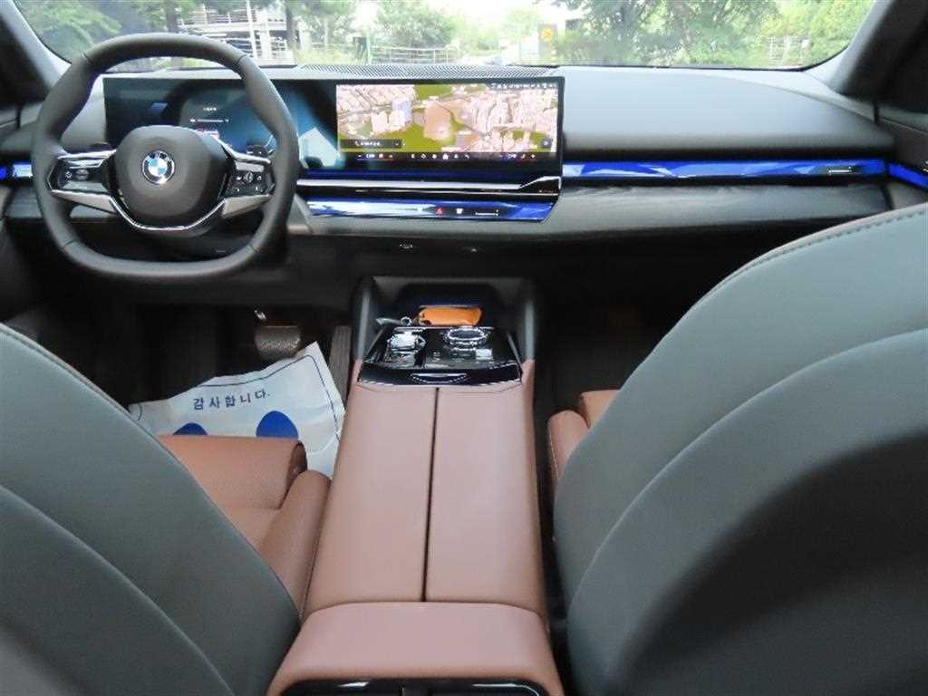 BMW 5-Series — photo 15