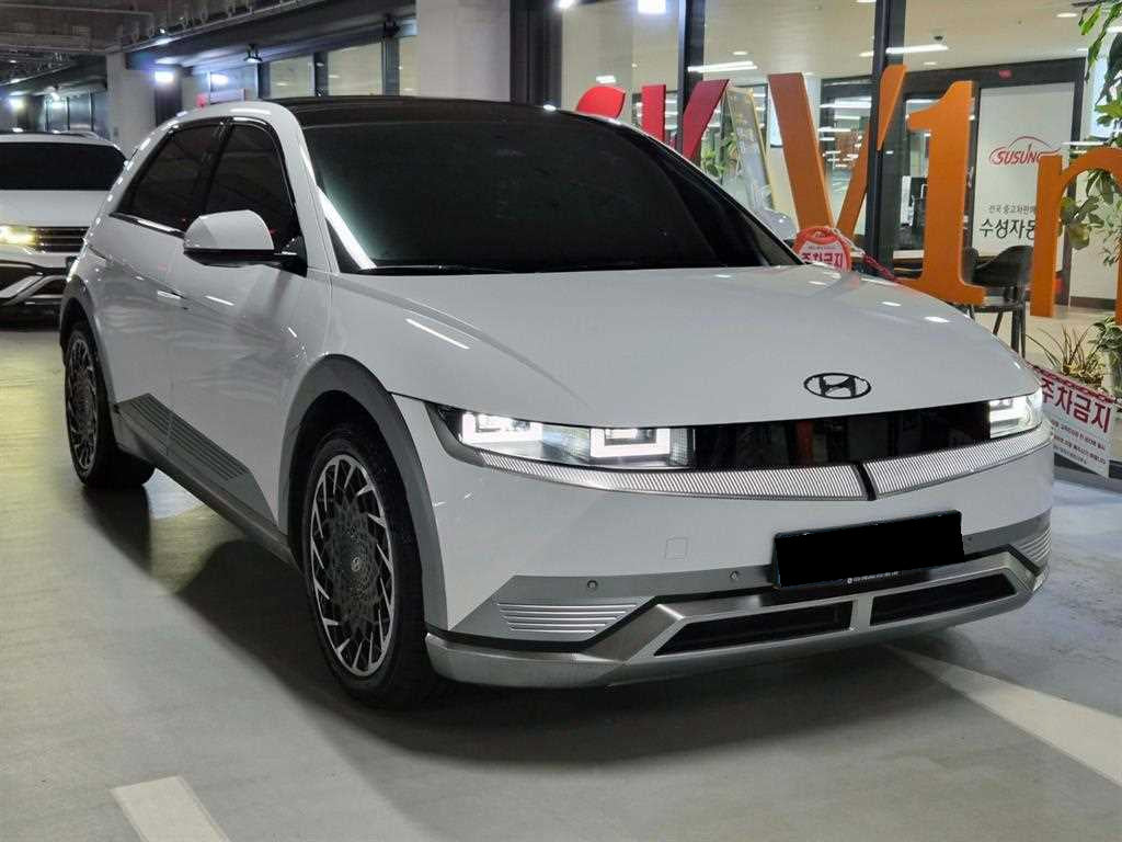 Hyundai Ioniq5 — photo 01