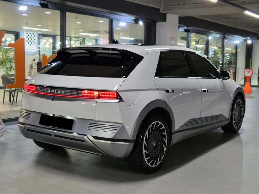 Hyundai Ioniq5 — photo 04