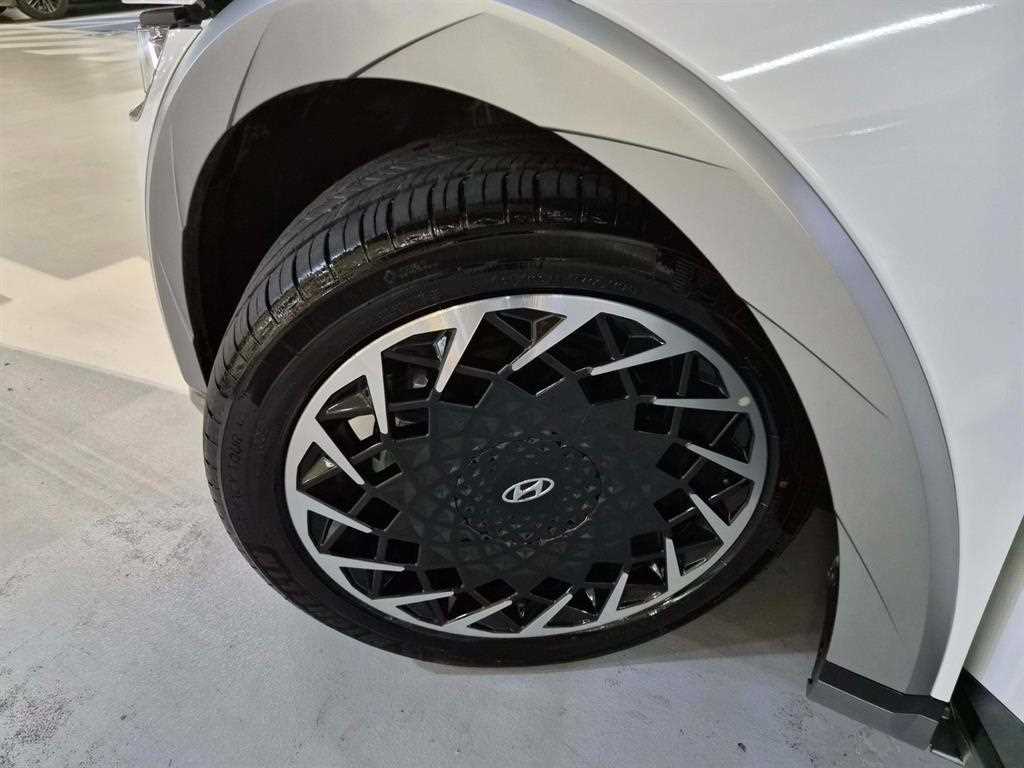 Hyundai Ioniq5 — photo 20