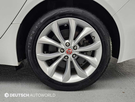 Jaguar XF — photo 05