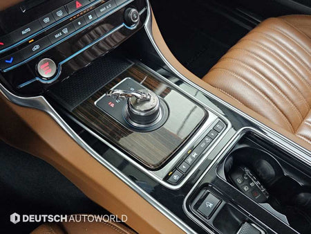 Jaguar XF — photo 09