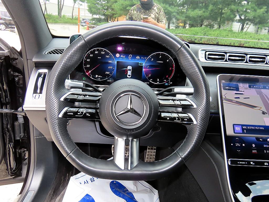 Mercedes-Benz S-Class — photo 08