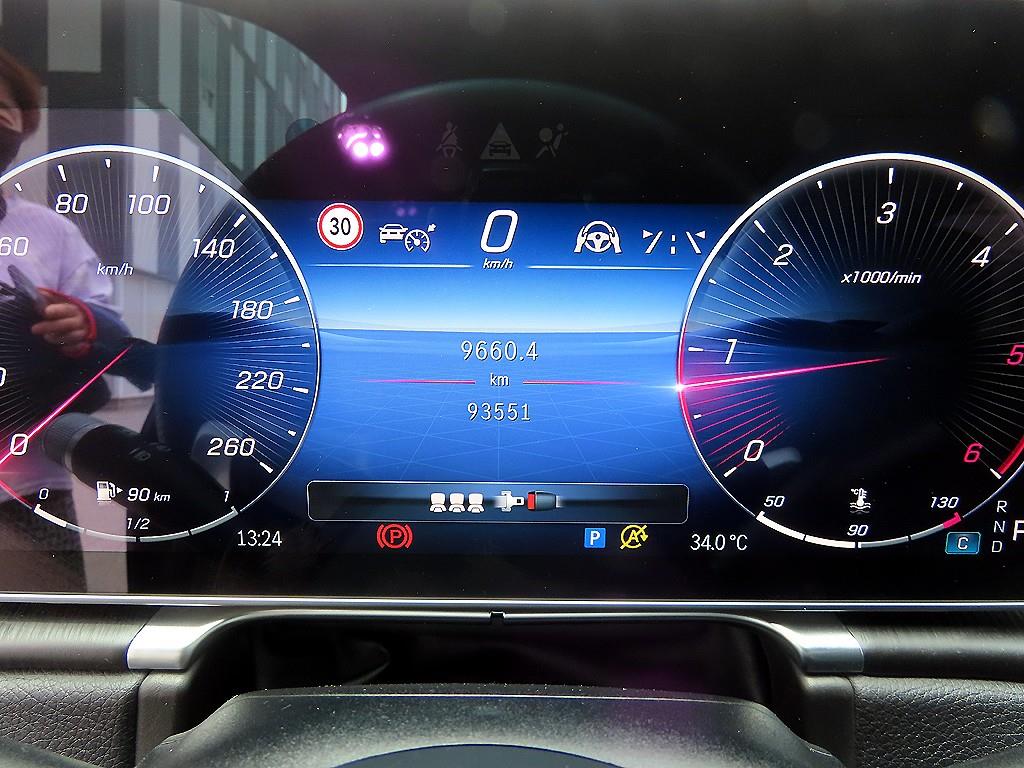 Mercedes-Benz S-Class — photo 09