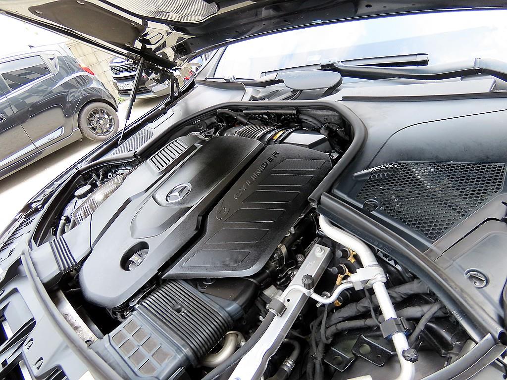 Mercedes-Benz S-Class — photo 19
