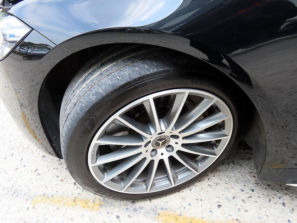 Mercedes-Benz S-Class — photo 20