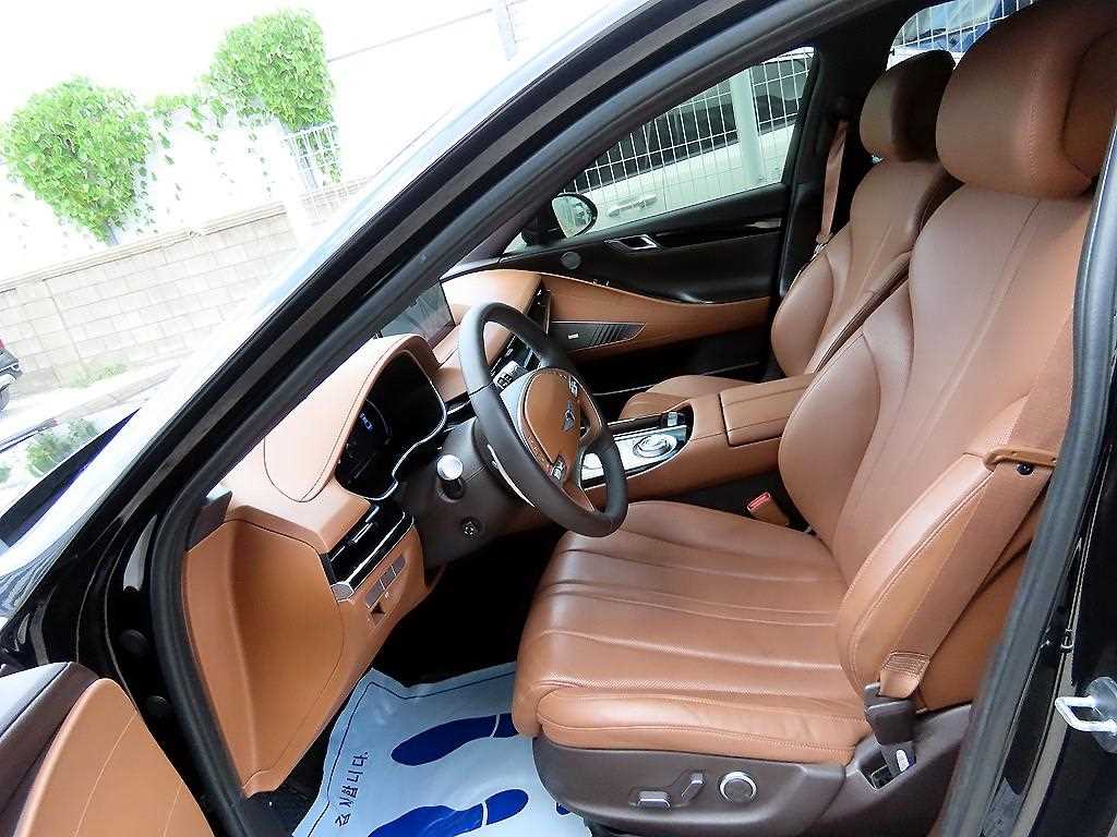 Genesis G80 — photo 05