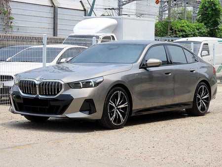 BMW 5-Series — photo 02