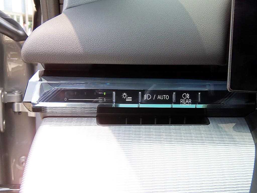 BMW 5-Series — photo 13