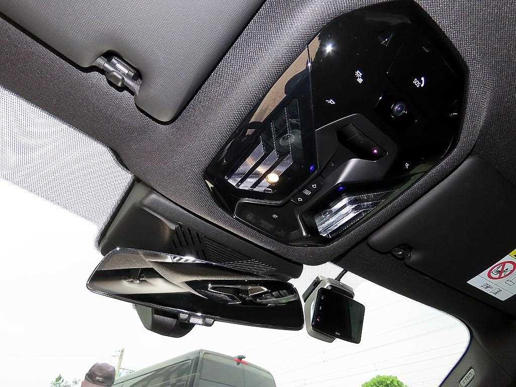 BMW 5-Series — photo 16
