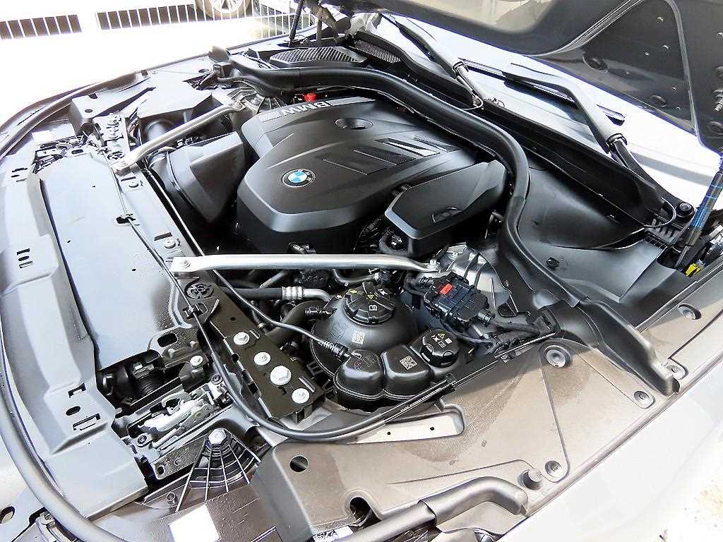 BMW 5-Series — photo 19