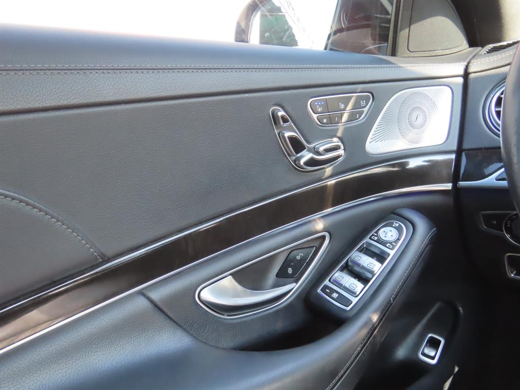 Mercedes-Benz S-Class — photo 14