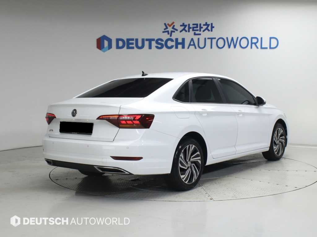 Volkswagen Jetta — photo 02