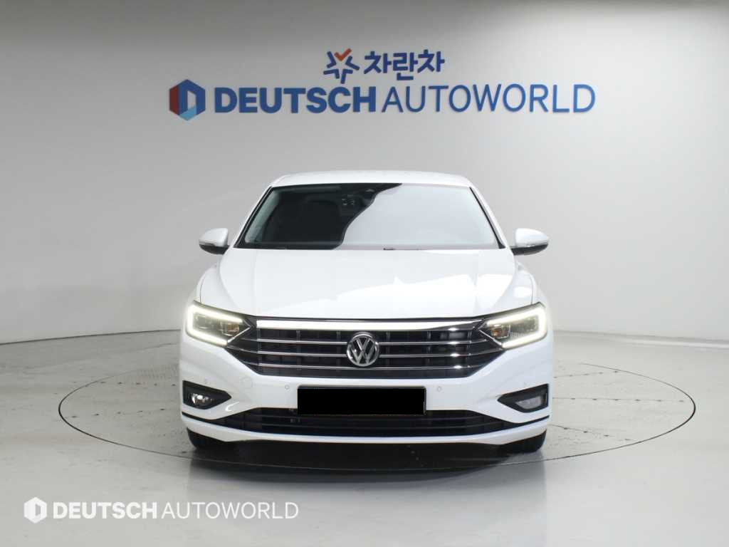 Volkswagen Jetta — photo 03