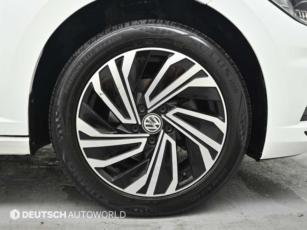 Volkswagen Jetta — photo 05
