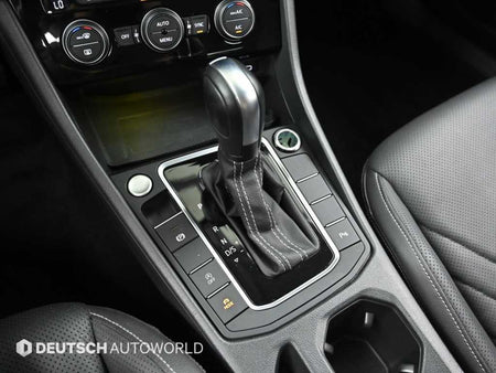 Volkswagen Jetta — photo 09
