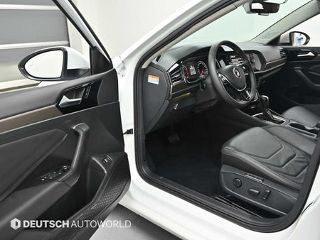 Volkswagen Jetta — photo 11