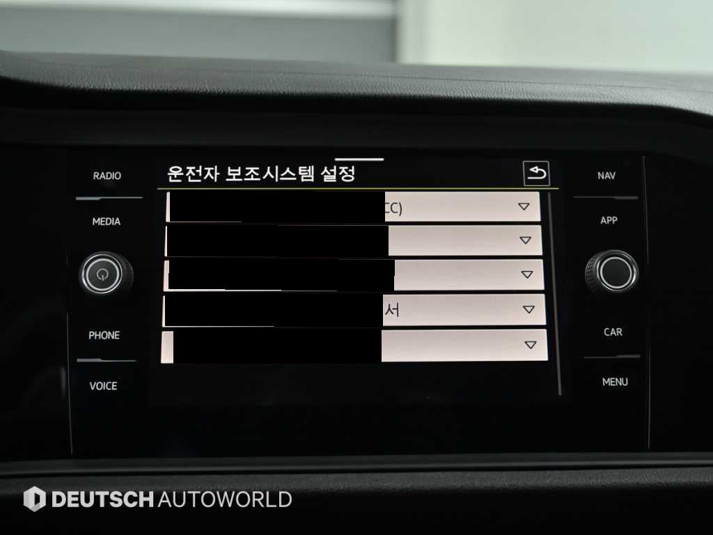 Volkswagen Jetta — photo 16