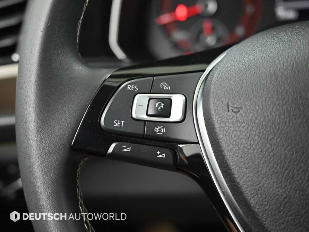 Volkswagen Jetta — photo 18