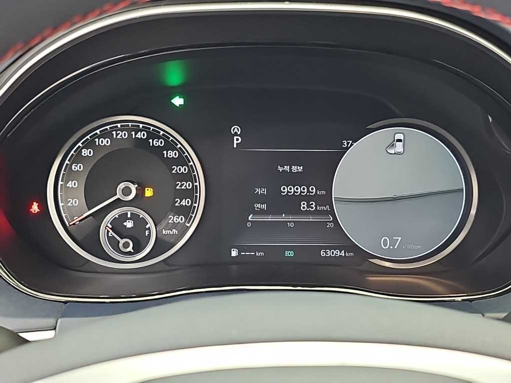 Genesis GV70 — photo 06