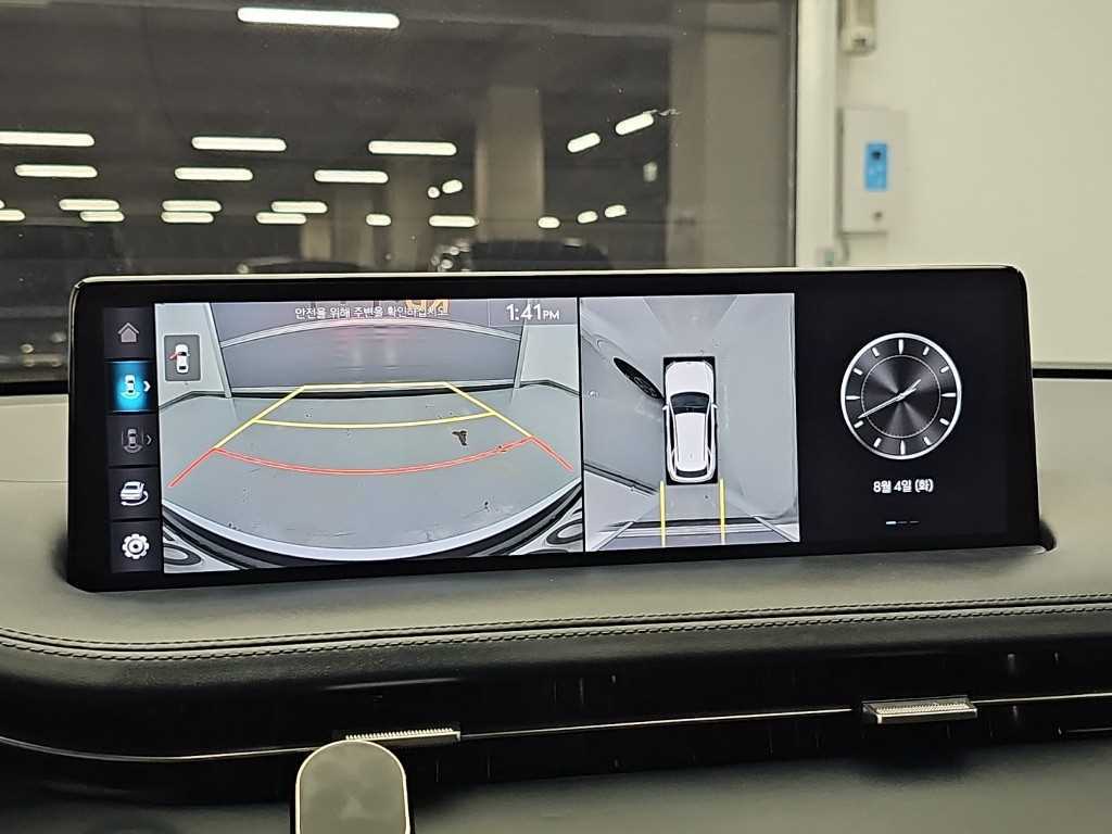 Genesis GV70 — photo 16