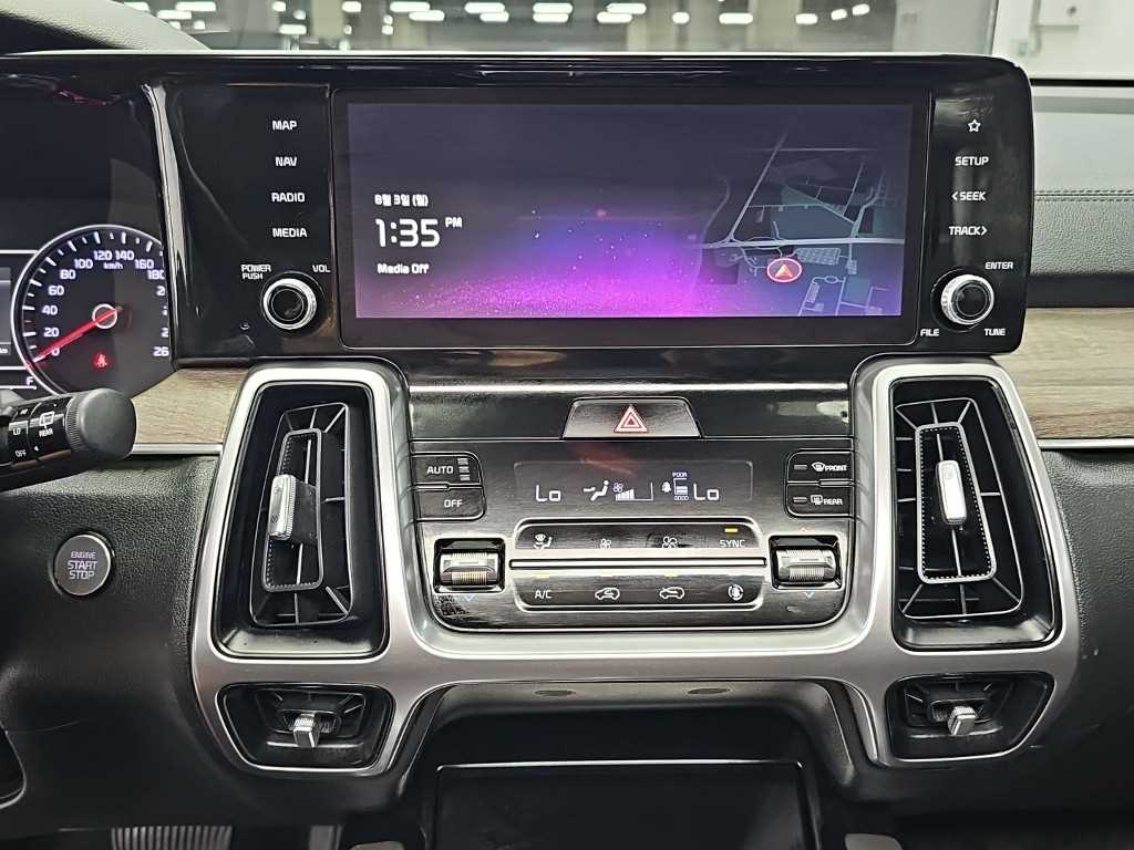 Kia Sorento — photo 10