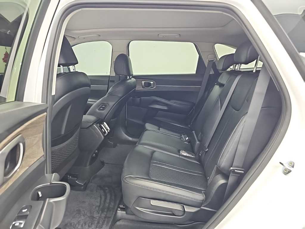 Kia Sorento — photo 12