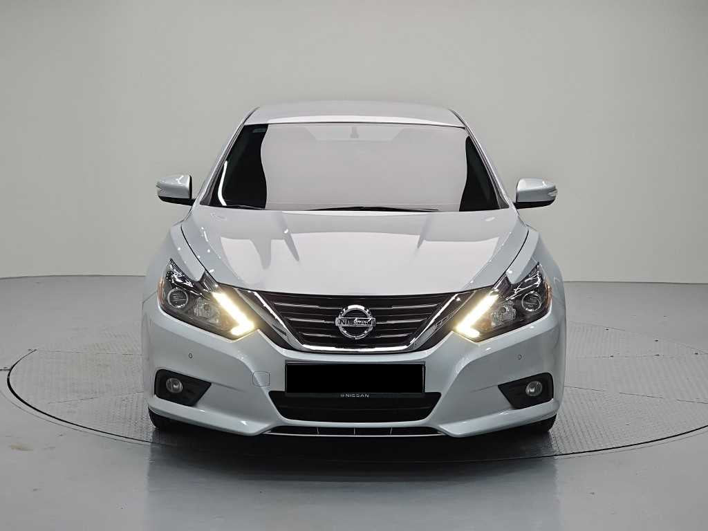 Nissan Altima — photo 02