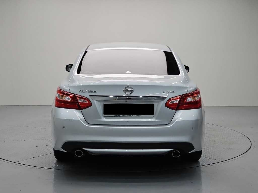 Nissan Altima — photo 03