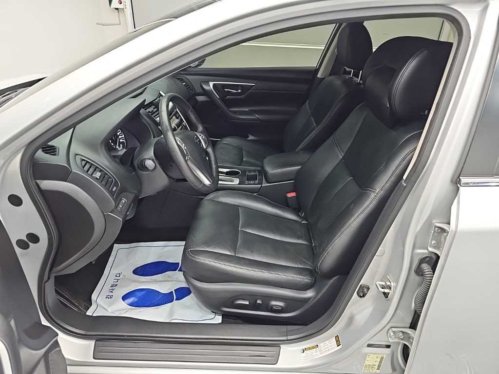Nissan Altima — photo 11