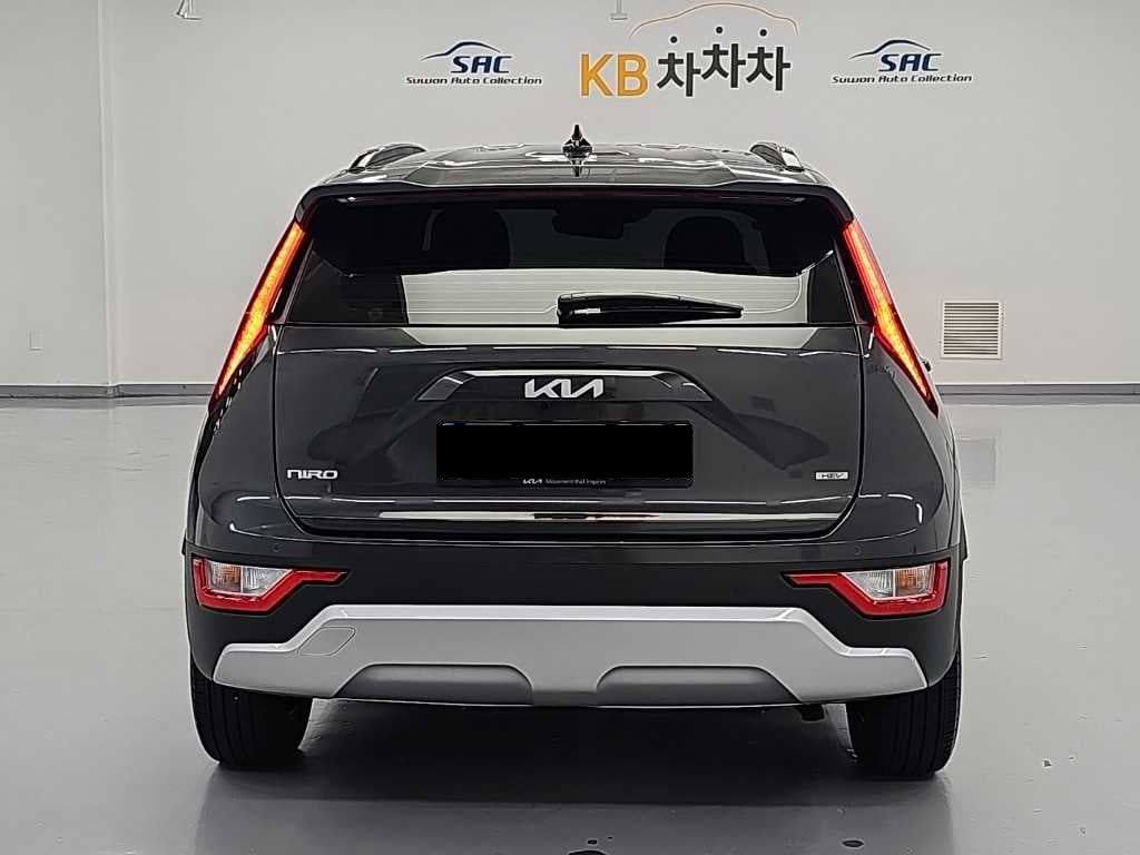 Kia Niro — photo 03