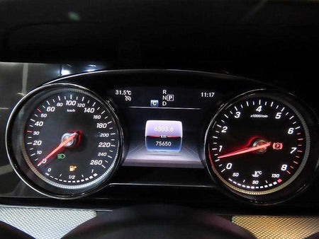 Mercedes-Benz E-Class — photo 09