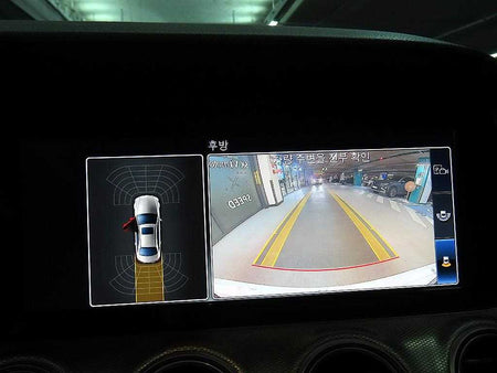 Mercedes-Benz E-Class — photo 14