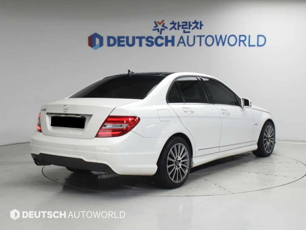 Mercedes-Benz C-Class — photo 02