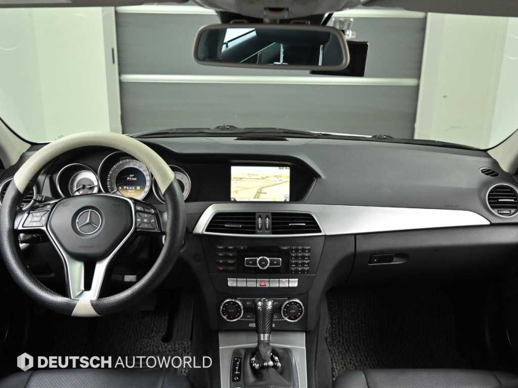 Mercedes-Benz C-Class — photo 07