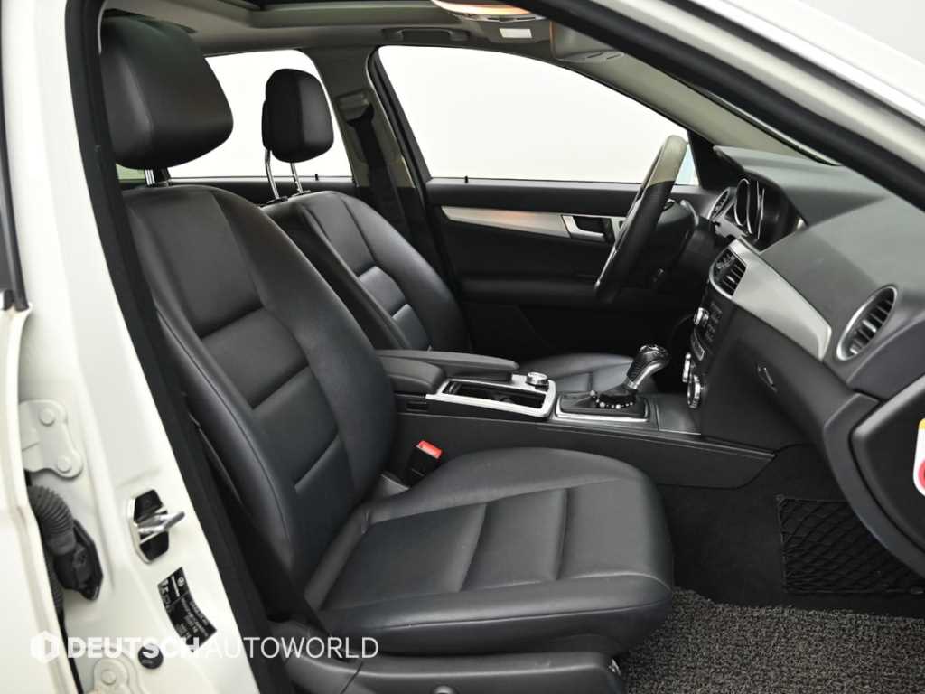 Mercedes-Benz C-Class — photo 10