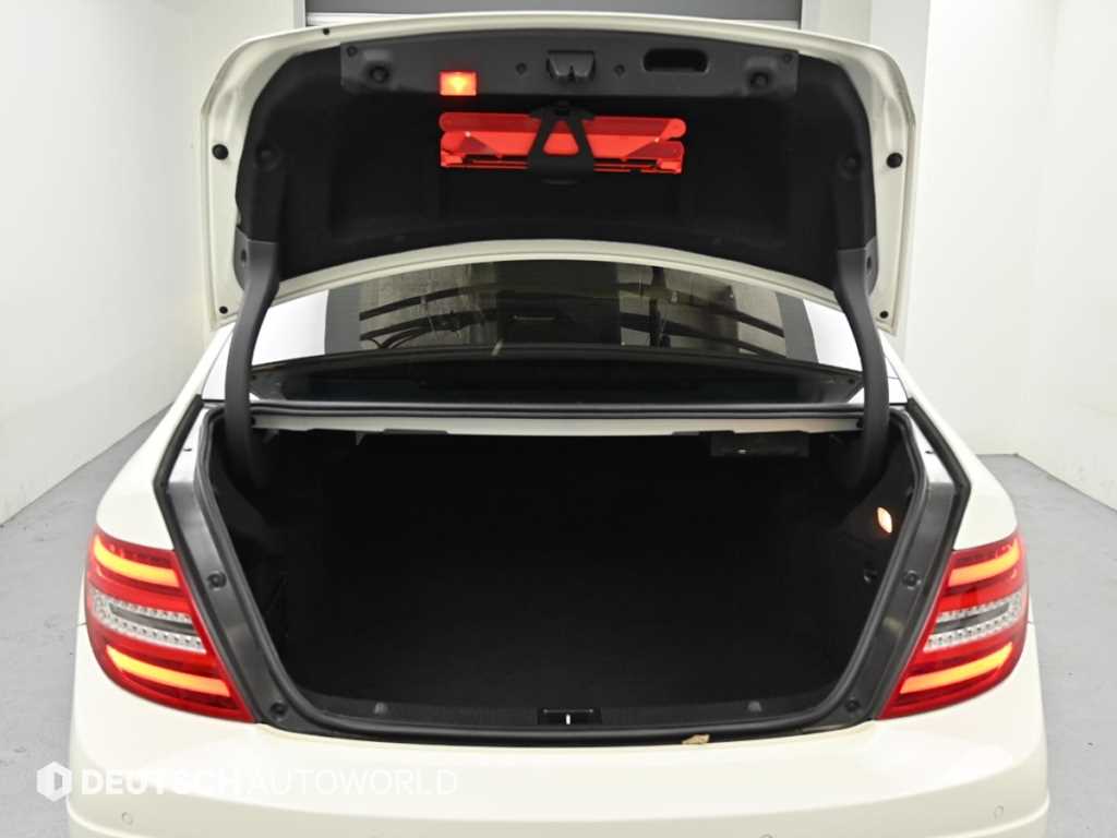 Mercedes-Benz C-Class — photo 19