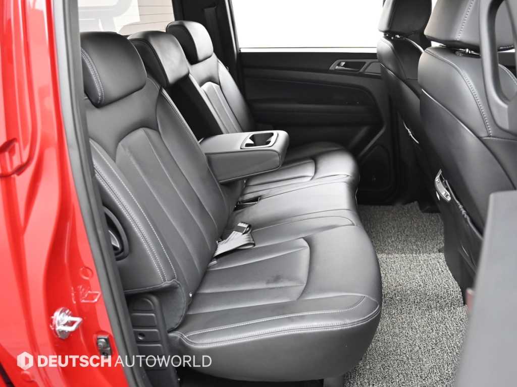 KGM Musso — photo 12