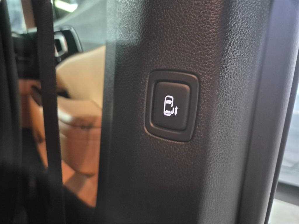 Kia Carnival — photo 18