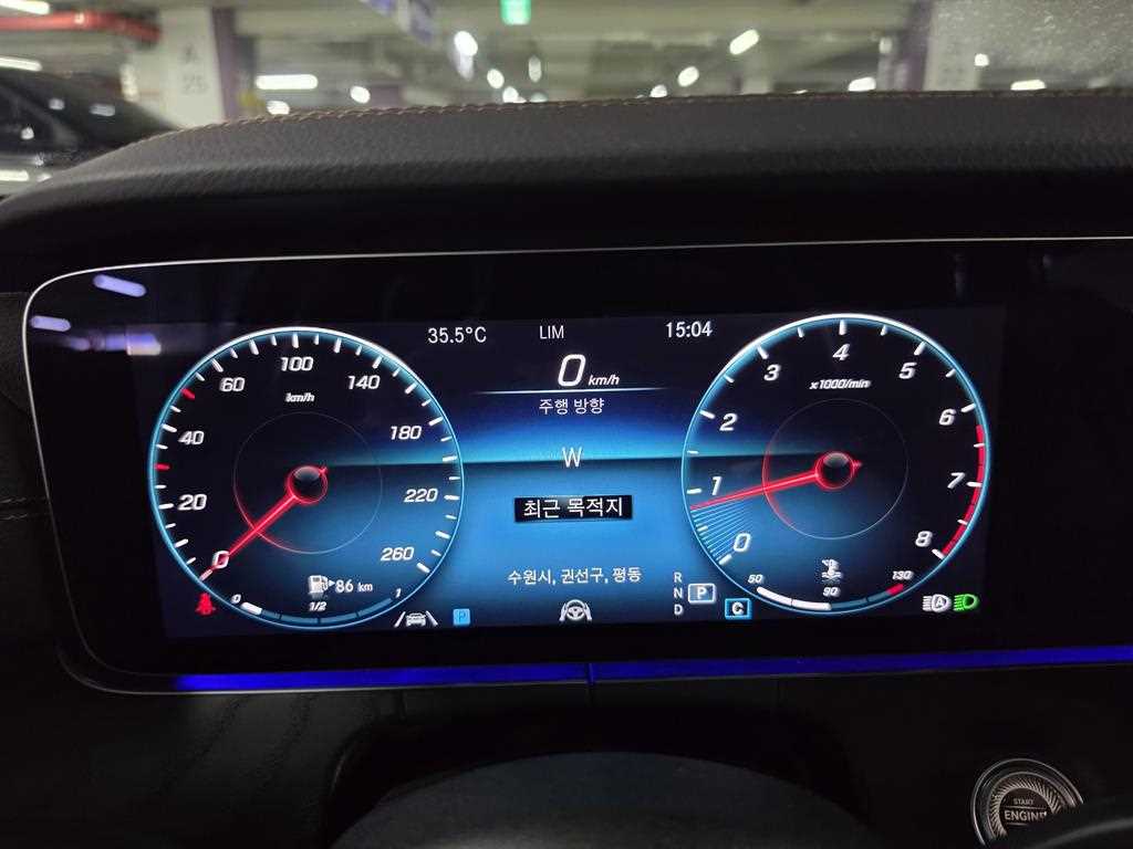 Mercedes-Benz E-Class — photo 13