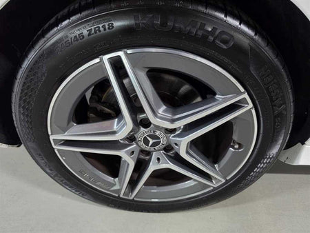 Mercedes-Benz E-Class — photo 18