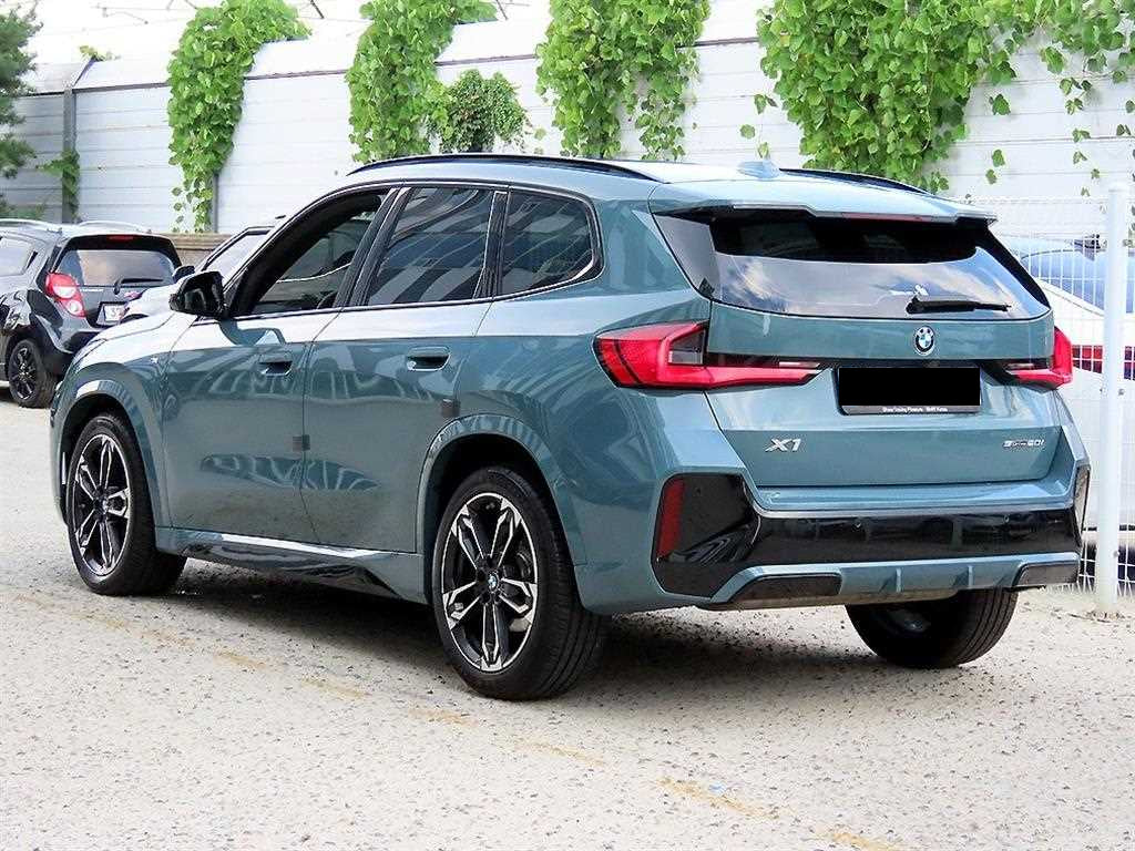 BMW X1 — photo 03