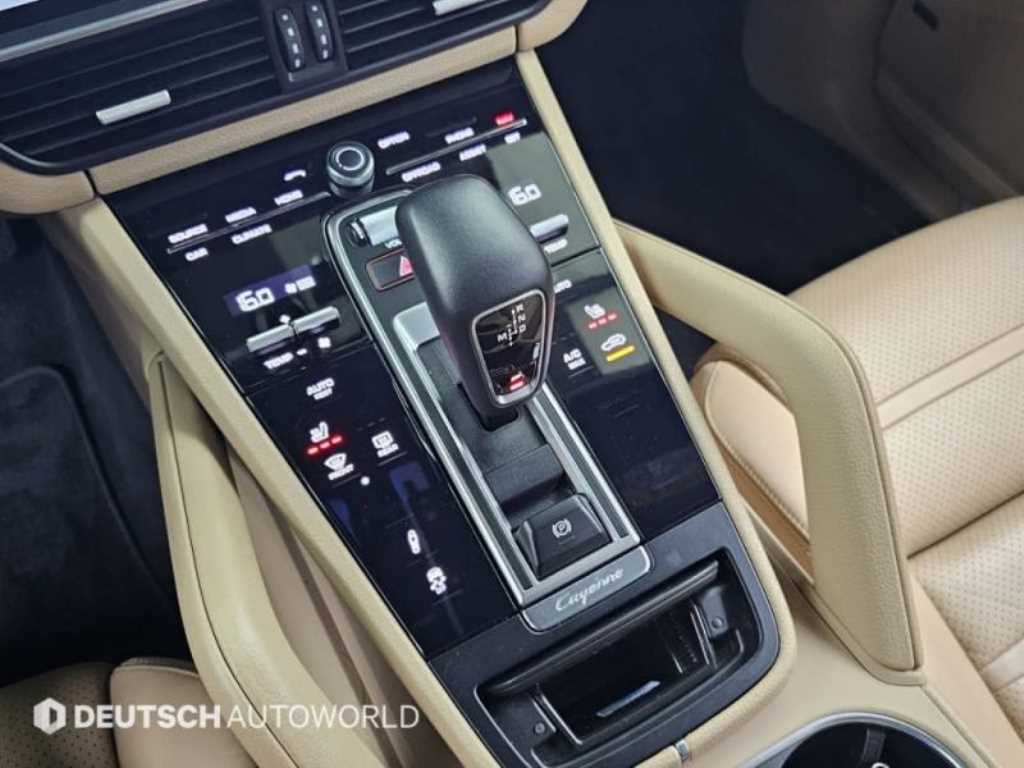 Porsche Cayenne — photo 09